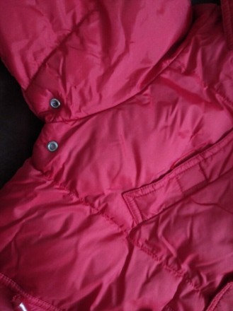 Теплая красная курточка зима-осень, р.140, One by one.
Куртка была в идеальном . . фото 6