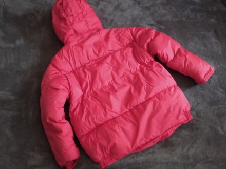 Теплая красная курточка зима-осень, р.140, One by one.
Куртка была в идеальном . . фото 3