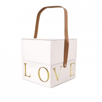 Подарункова коробка з ручкою LOVE біла, S - 16,5х16,5х17 см. Луцьк. фото 1 Подарункова коробка з ручкою LOVE біла, S - 16,5х16,5х17 см. Луцьк. фото 1