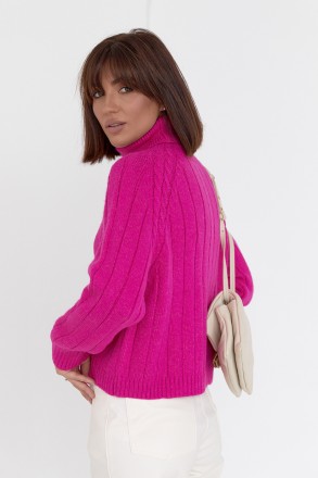 Этот женский вязаный свитер от LUREX подойдет обладательницам разных типов фигур. . фото 3