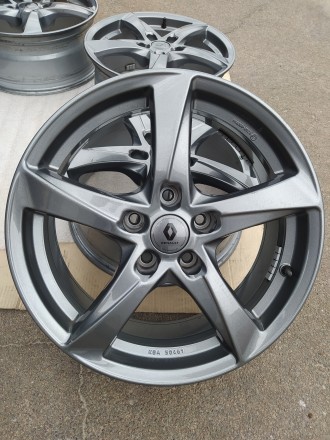 ВІДМІННИЙ СТАН !
Продається КОМПЛЕКТ 4 ДИСКИ-!
-Диски литі BROCK Alloy Wheels . . фото 2