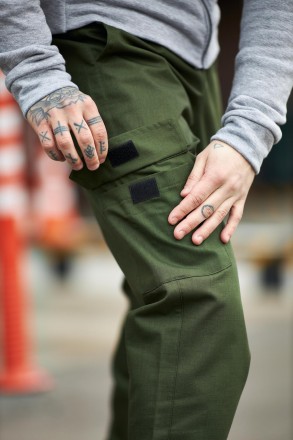 
Легкі штани із міцної якісної тканини (ріп стоп).- У виробі 4 кишені (2 прорізн. . фото 17