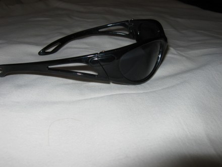 Стильні сонцезахисні підліткові чорні окуляри на хлопчика пластмасові. Лінзи под. . фото 8