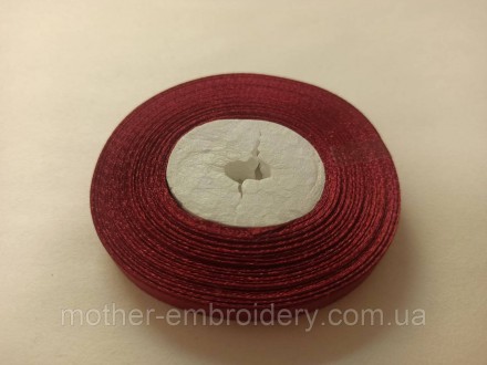 Узкие атласные ленты широко применяются при шитье одежды: они могу служить петел. . фото 3