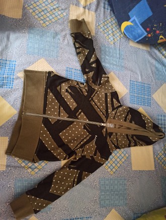 Продам не дорого кофту на хлопчика чи дівчинку майже нова. Одесса. фото 1 Продам не дорого кофту на хлопчика чи дівчинку майже нова. Одесса. фото 1