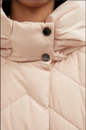 
Лаконичная теплая стеганая куртка из зимней коллекции отлично смотрится на любо. . фото 6
