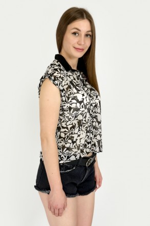 
Летняя блузка с растительным принтом от испанского бренда Bershka. Модель без р. . фото 4