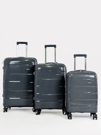 Комплект пластиковых чемоданов 4-х колесных Three Birds из полипропилена с кодов. . фото 2