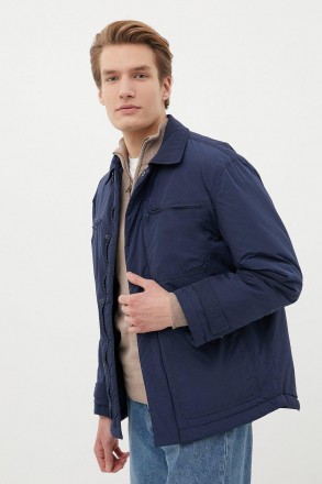 Утепленная мужская куртка. Молодежная модель прямого кроя, с застежкой на молнии. . фото 4