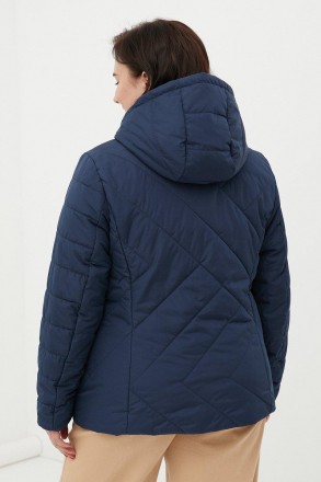 Утепленная женская куртка на молнии. Стильная модель прямого кроя, дополнена кар. . фото 5