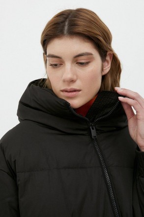 Стеганое женское пальто casual, утепленное натуральным пухом. Утеплитель (80% ут. . фото 6