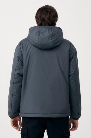Утепленная мужская куртка на молнии. Модель свободного кроя. Дополнена несъемным. . фото 5