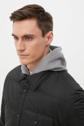 Утепленная мужская куртка без капюшона. Молодежная модель прямого кроя с застежк. . фото 6