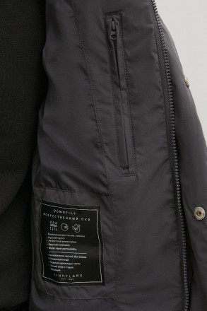 Базовое пальто прямого кроя до середины бедра. Верхняя часть куртки выполнена из. . фото 8