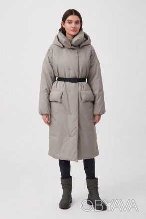 Утепленное женское пальто. Двубортная модель с застежкой на молнии, силуэт - тра. . фото 1