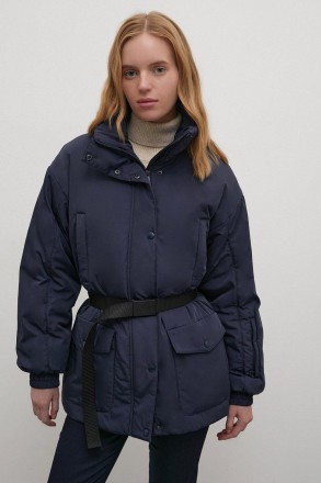Демисезонная женская куртка прямого кроя. Основной материал — плотная плащ. . фото 2