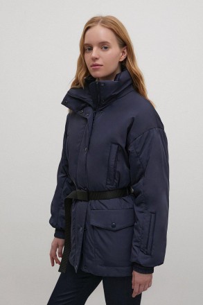 Демисезонная женская куртка прямого кроя. Основной материал — плотная плащ. . фото 4