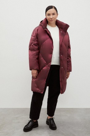 Пуховое женское пальто на молнии с съемным капюшоном. Модель oversize, прямого с. . фото 3