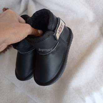 Натуральные кожаные детские угги UGG Australia черные 30. Киев. фото 1 Натуральные кожаные детские угги UGG Australia черные 30. Киев. фото 1