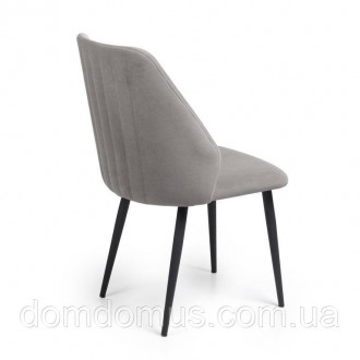Зручний обідній стілець на металевому каркасі чорного кольору для кухні або віта. . фото 3