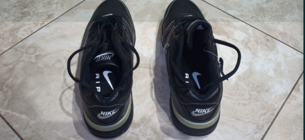 Кроссовки Nike.
Размер: 41
Страна: Индонезия.
Цвет: чёрный.
Состояние: Новые. . фото 3