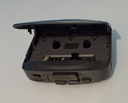 Плеер кассетный Sony Walkman WM-EX352 в рабочем состоянии,с хорошим,мощным и кач. . фото 6