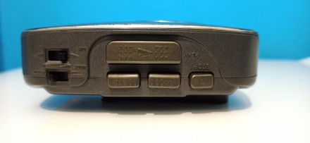 Плеер кассетный Sony Walkman WM-EX352 в рабочем состоянии,с хорошим,мощным и кач. . фото 4