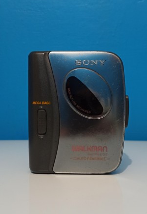 Плеер кассетный Sony Walkman WM-EX352 в рабочем состоянии,с хорошим,мощным и кач. . фото 2