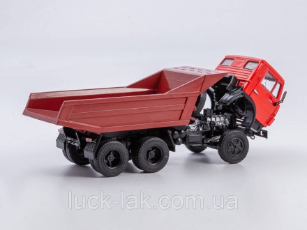 Масштабна колекційна модель вантажного самосвального автомобіля КАМАЗ 5511 у мас. . фото 4