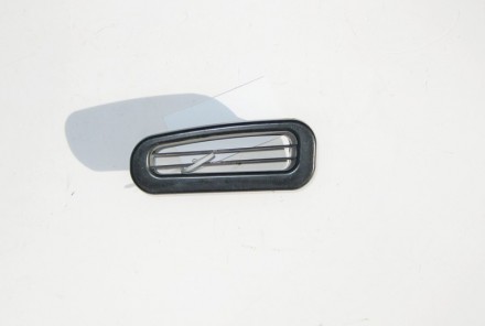 
Дефлектор правый в стойку "B" черный A2116920259 9051 Применяется:Mercedes Benz. . фото 2