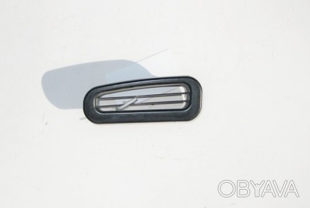 
Дефлектор правый в стойку "B" черный A2116920259 9051 Применяется:Mercedes Benz. . фото 1