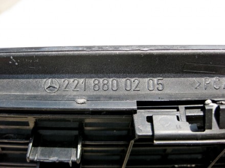 
Решётка капота верхняя праваяA2218800205 Пременяется:Mercedes Benz S-class (w22. . фото 4