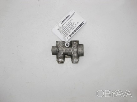 
Термостат на радиаторе охлаждения масла АКПA1645010065 Применяется:Mercedes Ben. . фото 1