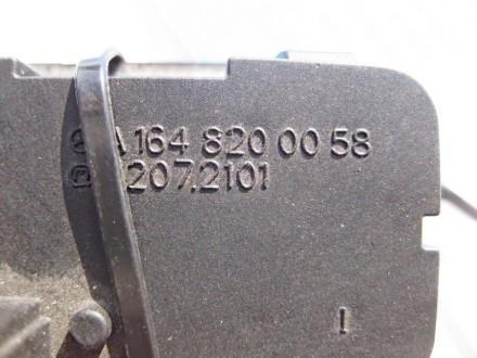
Сигнальный плафон на крышке багажникаA1648200058 Применяется:Mercedes Benz ML-c. . фото 4