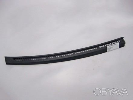 Mercedes-Benz A2056890008 9051 Дефлектор торпеды правый на обдув лобового стекла