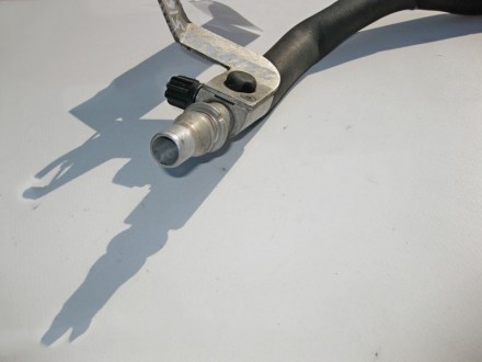 
Трубка кондиционераот расширительного клапана к колёсной аркеA2218300516 Примен. . фото 4