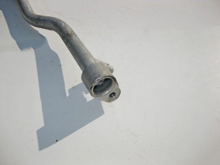 
Трубка кондиционераот расширительного клапана к колёсной аркеA2518300315 Примен. . фото 4