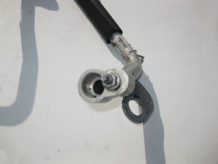 
Трубка кондиционераот расширительного клапана к колёсной аркеA2128304315 Примен. . фото 3