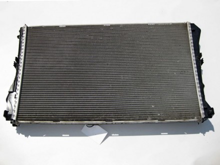 
Радиатор охлаждения двигателяA0995007303 Применяется:Mercedes Benz C-class (w20. . фото 3