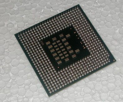 Процесор з ноутбука HP Compaq NX6310 Intel Celeron M 430 1.733GHz SL92F

Стан . . фото 3