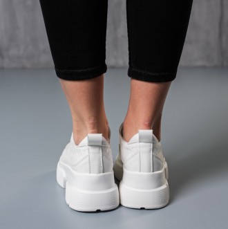 Жіночі кросівки білі Gallant 3746
Кросівки жіночі виконані зі штучної шкіри. Мод. . фото 6