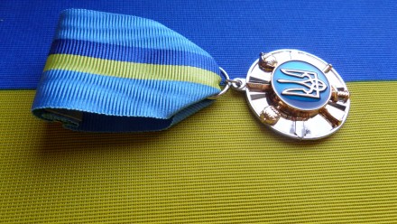 Медаль За оборону України з посвідченням з оксамитовим футляром. . фото 3