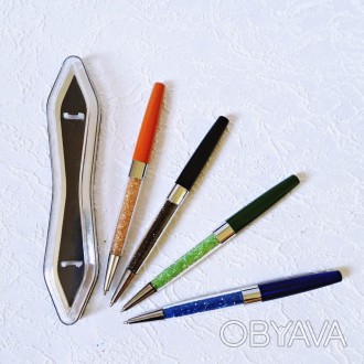 Ручка подарункова у футлярі Color масляна поворотка синя Crystal 1мм арт. 98171
. . фото 1