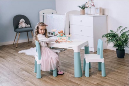Завдяки сучасному вигляду дитячий ігровий стіл із двома стільцями є чудовим допо. . фото 3