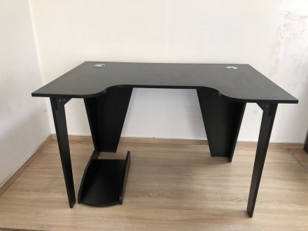 Геймерський стіл Eco12 - стильний стіл на ніжках.
Дві металеві опори чорного кол. . фото 9