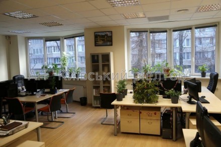 Площа офісу – 2815 метрів. 1-4 поверхи. Ресепшен, кабінетна система, кухня, їдал. Лукьяновка. фото 12
