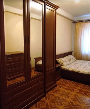 Продам 3-кімнатну квартиру на Інженерній в районі памятника Б. Кротова. Комфортн. . фото 3
