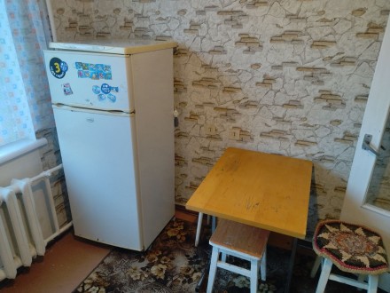 Бронированная дверь лоджия застеклена мебель холодильник бойлер стиральная машин. Поселок Котовского. фото 7