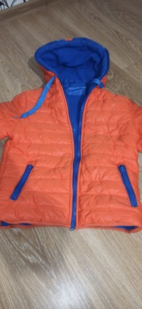 Осенняя курточка на флисе в хорошем состоянии. Размер указан 150 но смотрите по . . фото 3