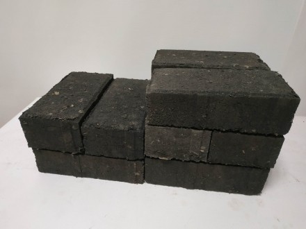 Продам угольный брикет сделаный из угольной пыли с добавками тырсы размер 20х10 . . фото 4